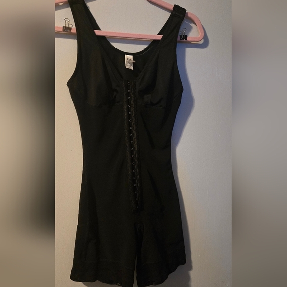 YIANNA Women's Black Shapewear Bodysuit - Picture 5 of 6